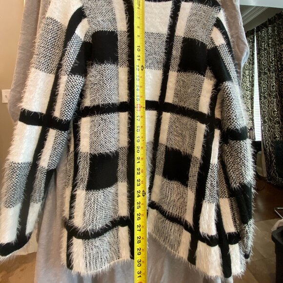 Investments Blk/Wht Convertible wool sweater jacket MEDIUM - Picture 6 of 7